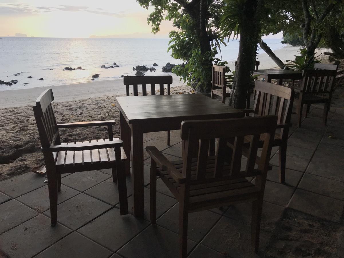 Paradise Beachfront Bungalows Hotel Koh Kradan Eksteriør billede