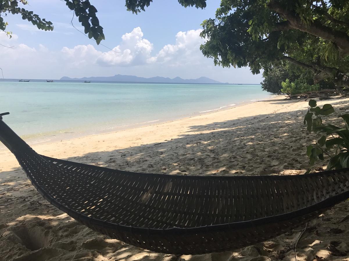 Paradise Beachfront Bungalows Hotel Koh Kradan Eksteriør billede